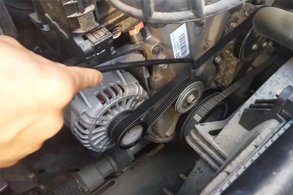 铜官转速传感器的工作原理是什么？